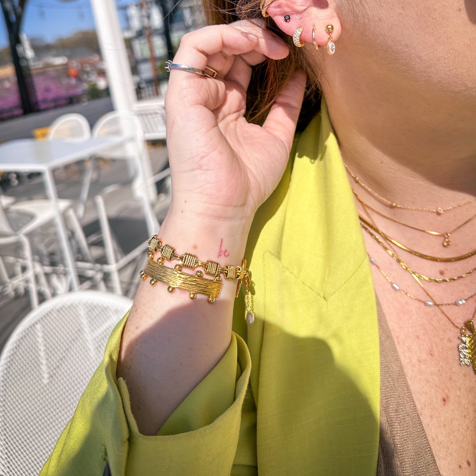 DRIP JEWELRY Blue Pearl and Chain Bracelet