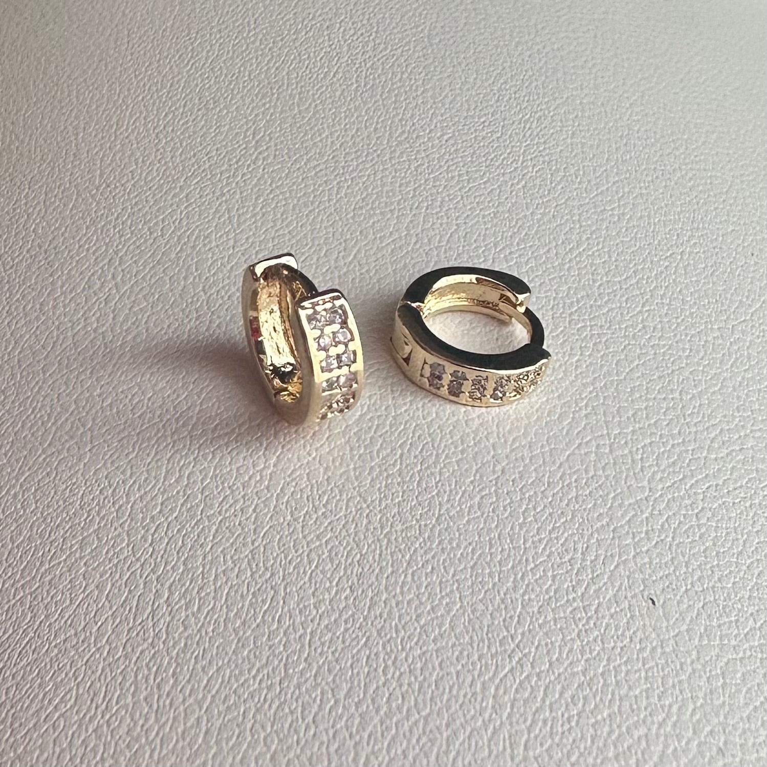 DRIP JEWELRY BY AK Earrings itty bitty sparkle (6 mm)