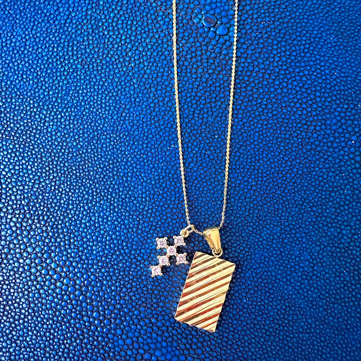 DRIP JEWELRY Cross Pendant Necklace