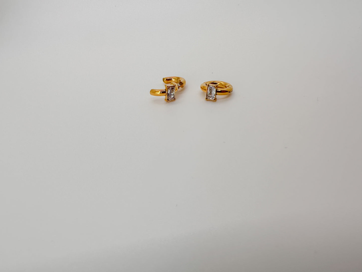 DRIP JEWELRY Earrings Gold Baguette CUFF earring