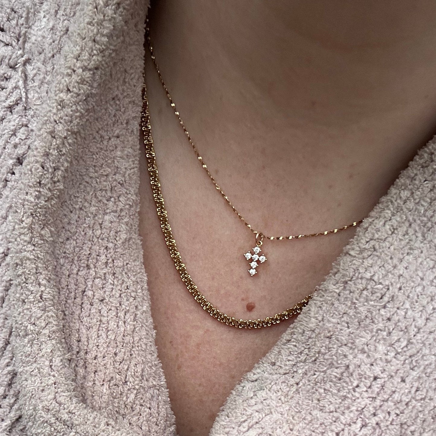 DRIP JEWELRY NECKLACES Mini Cross Necklace