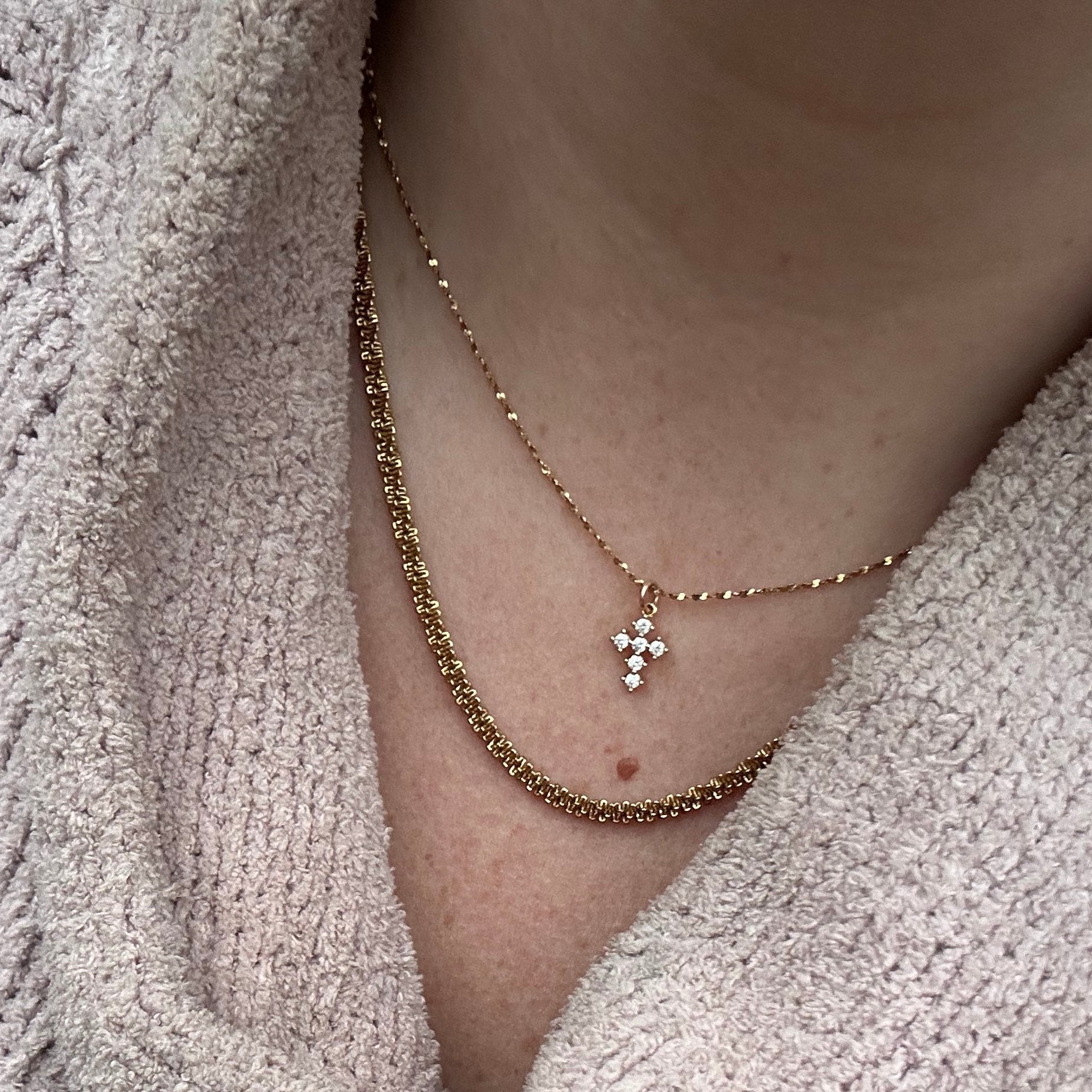 DRIP JEWELRY NECKLACES Mini Cross Necklace