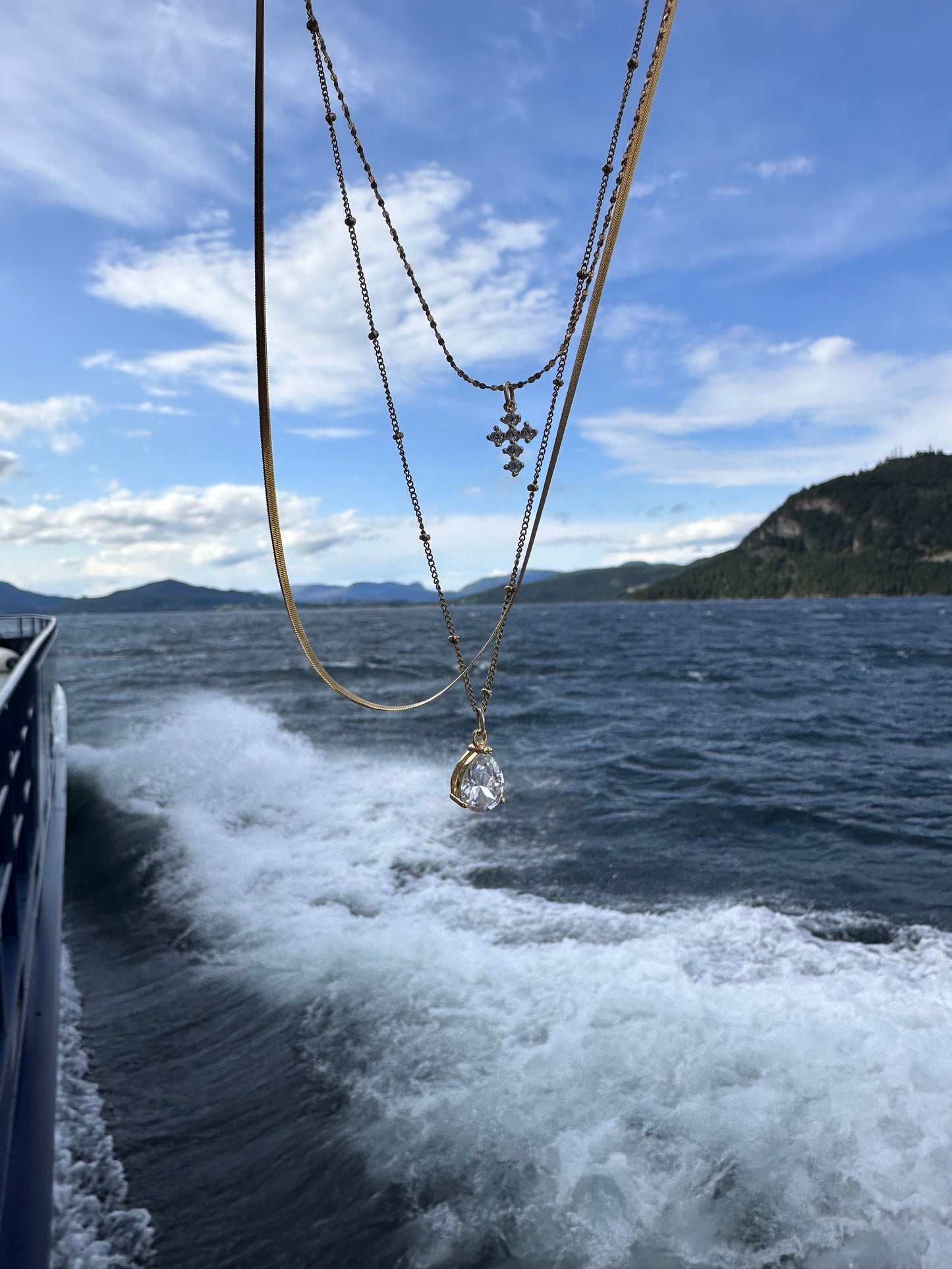 DRIP JEWELRY NECKLACES Mini Cross Necklace