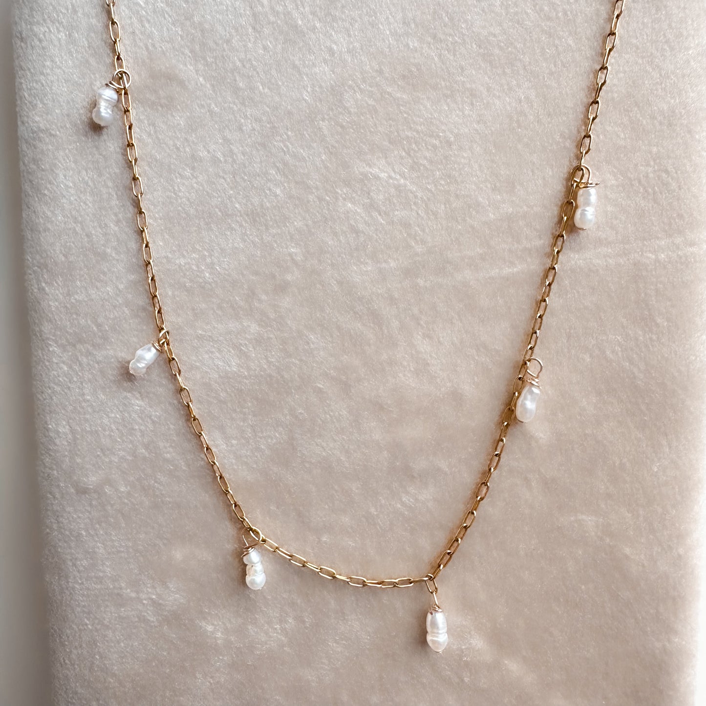 DRIP JEWELRY NECKLACES Rice Pearl Drop