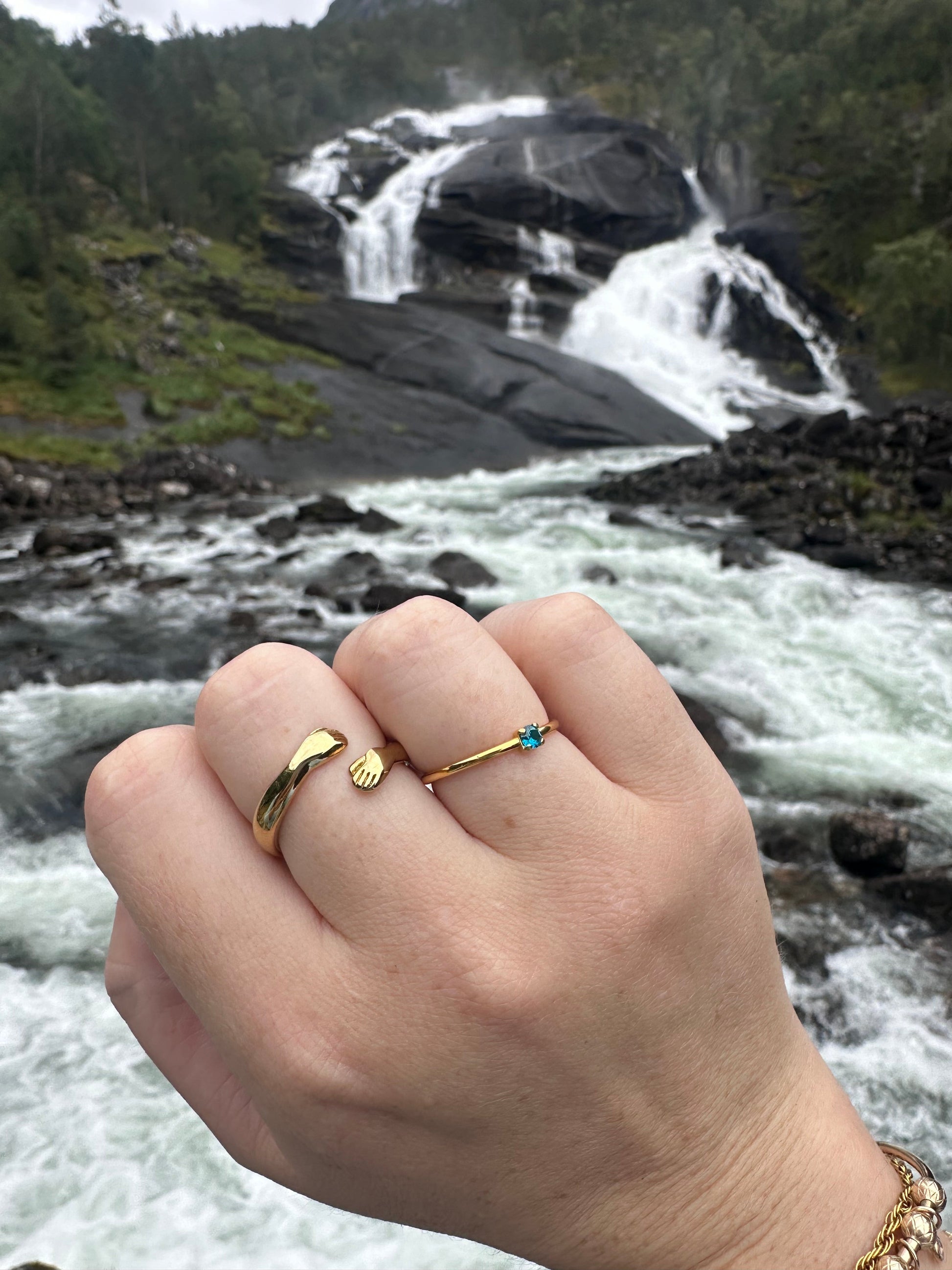 DRIP JEWELRY RINGS Hug Ring