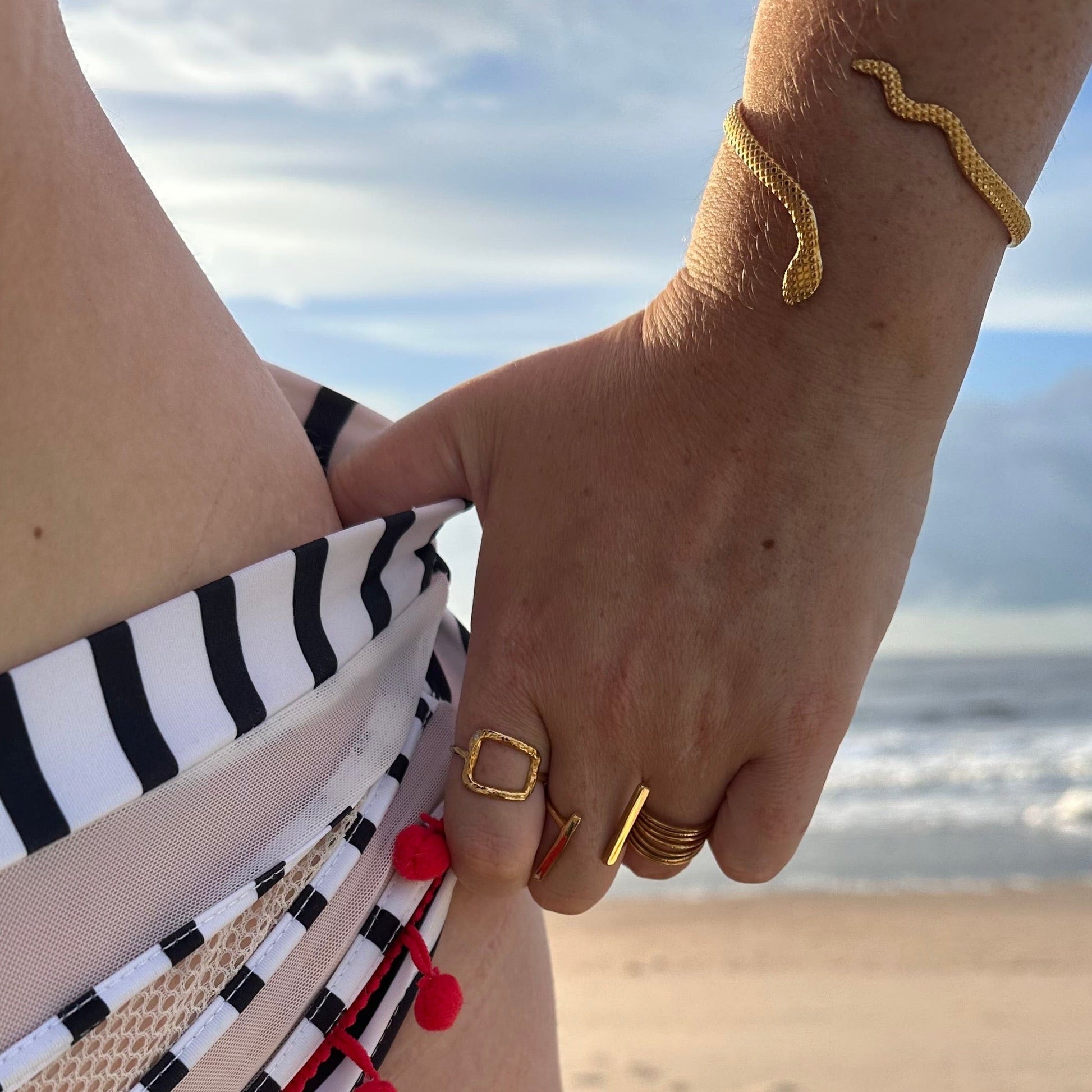 DRIP JEWELRY Rings Open Square Ring