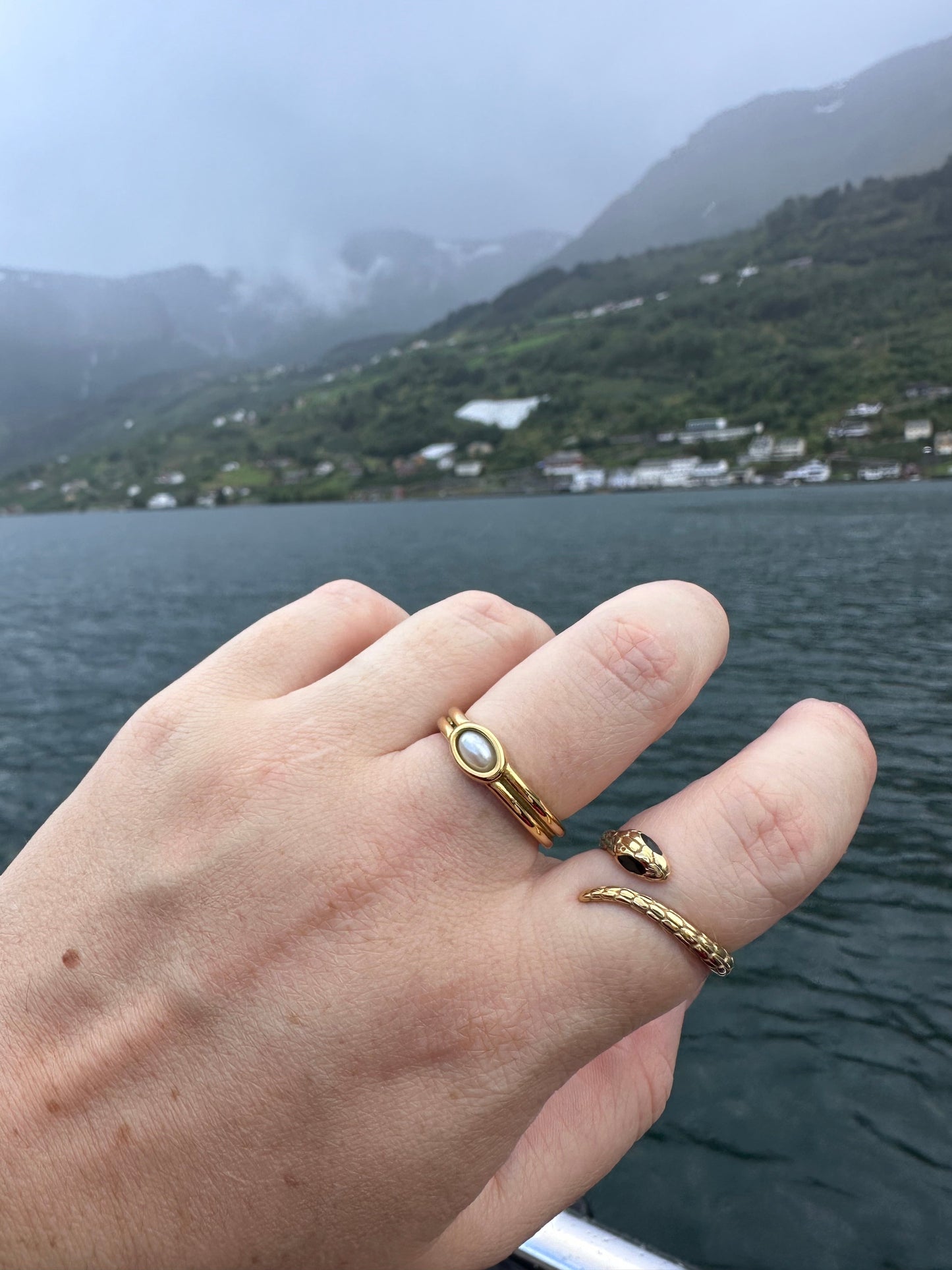 DRIP JEWELRY RINGS Pearl Oval Ring (size 6-8)