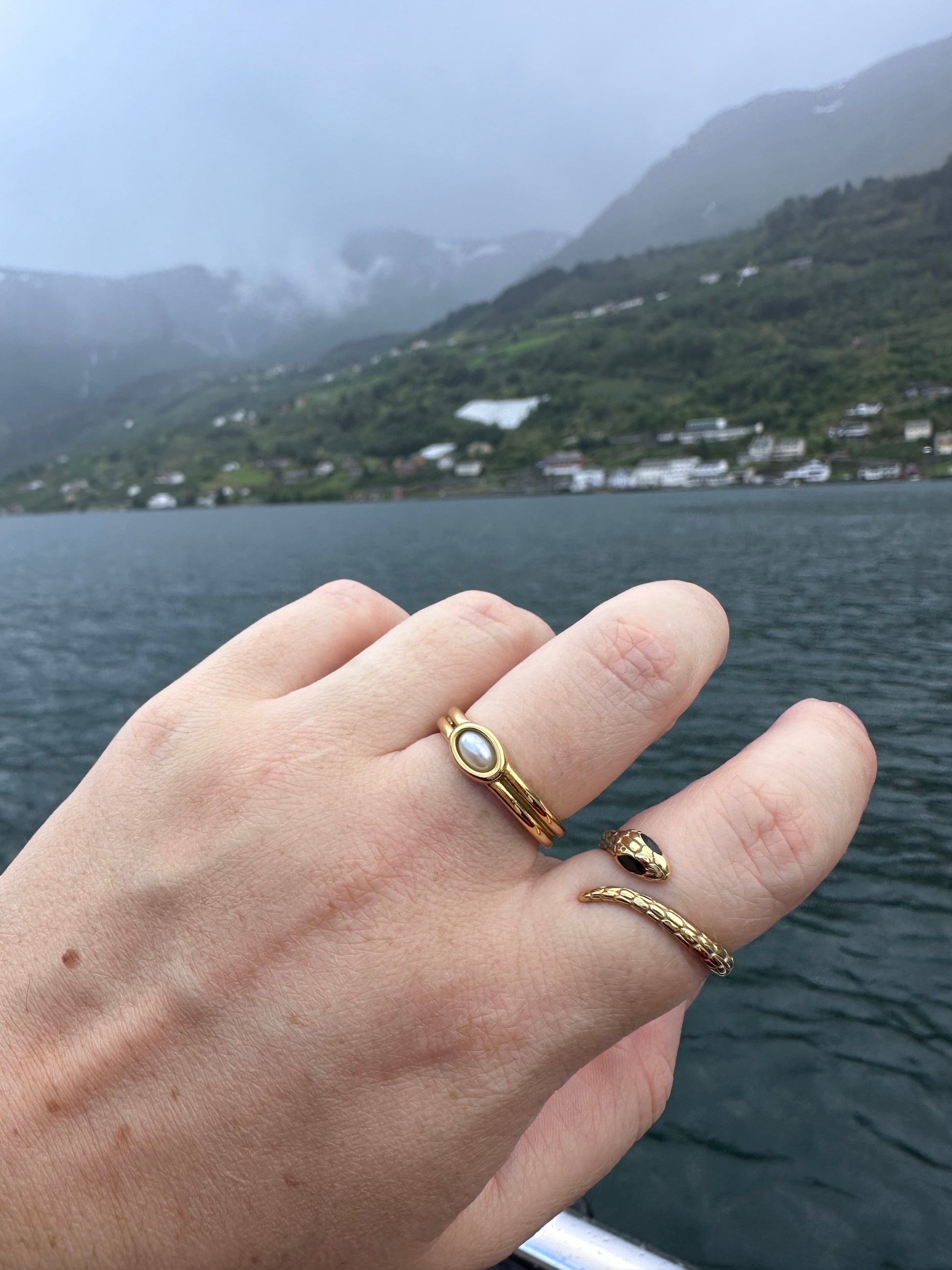 DRIP JEWELRY RINGS Pearl Oval Ring (size 6-8)