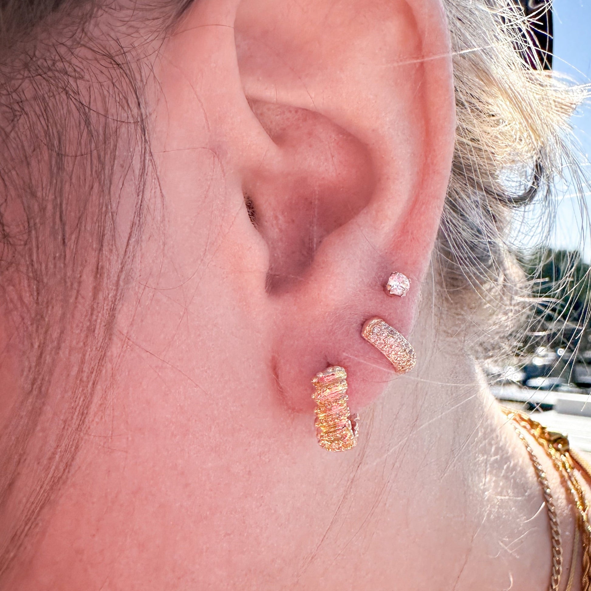 DRIP JEWELRY Specked Mini Huggie