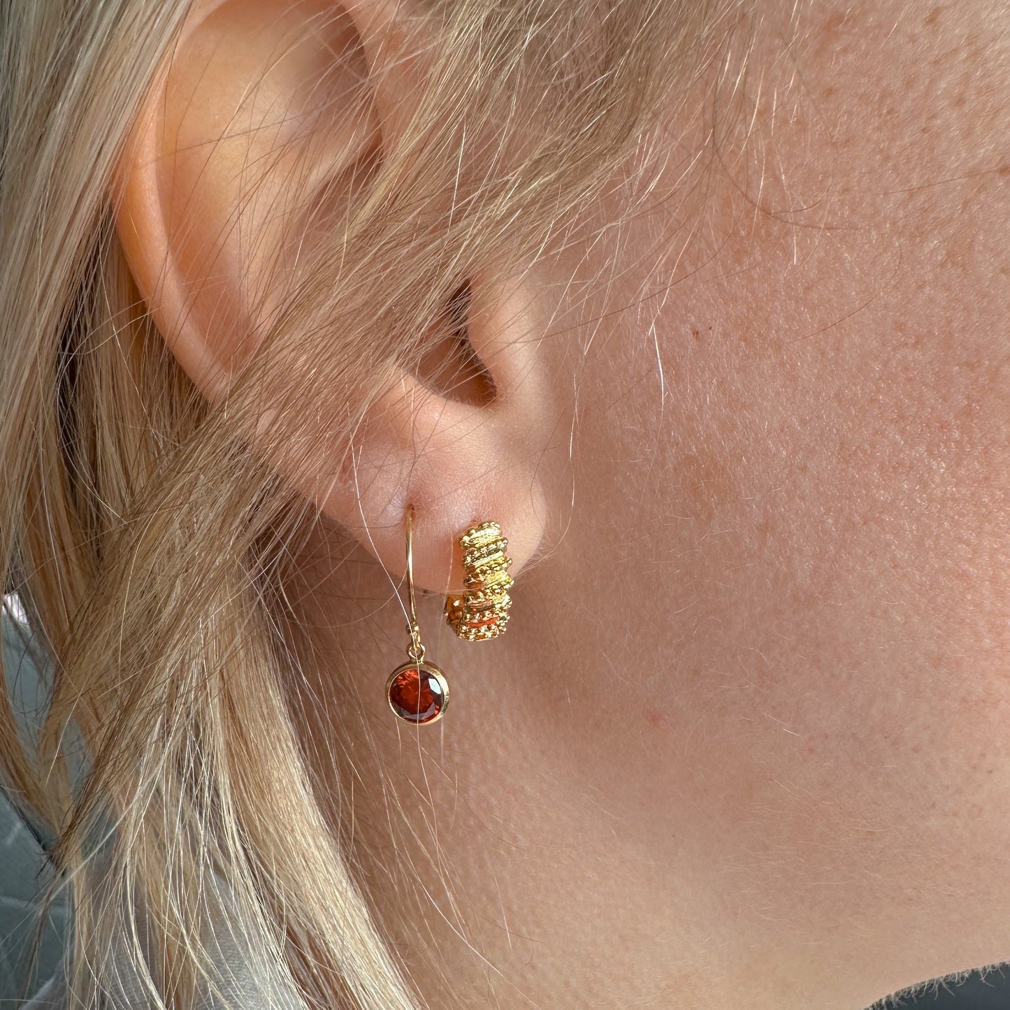 DRIP JEWELRY Specked Mini Huggie