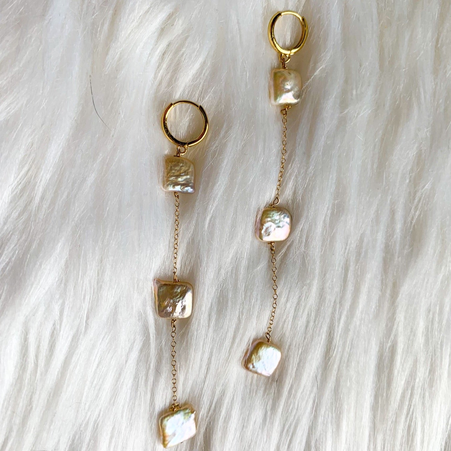 DRIP JEWELRY Earrings Triple Pearl Drops