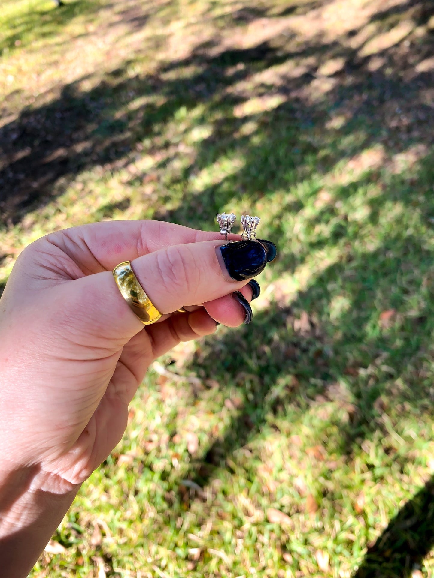 DRIP JEWELRY Moissanite Studs