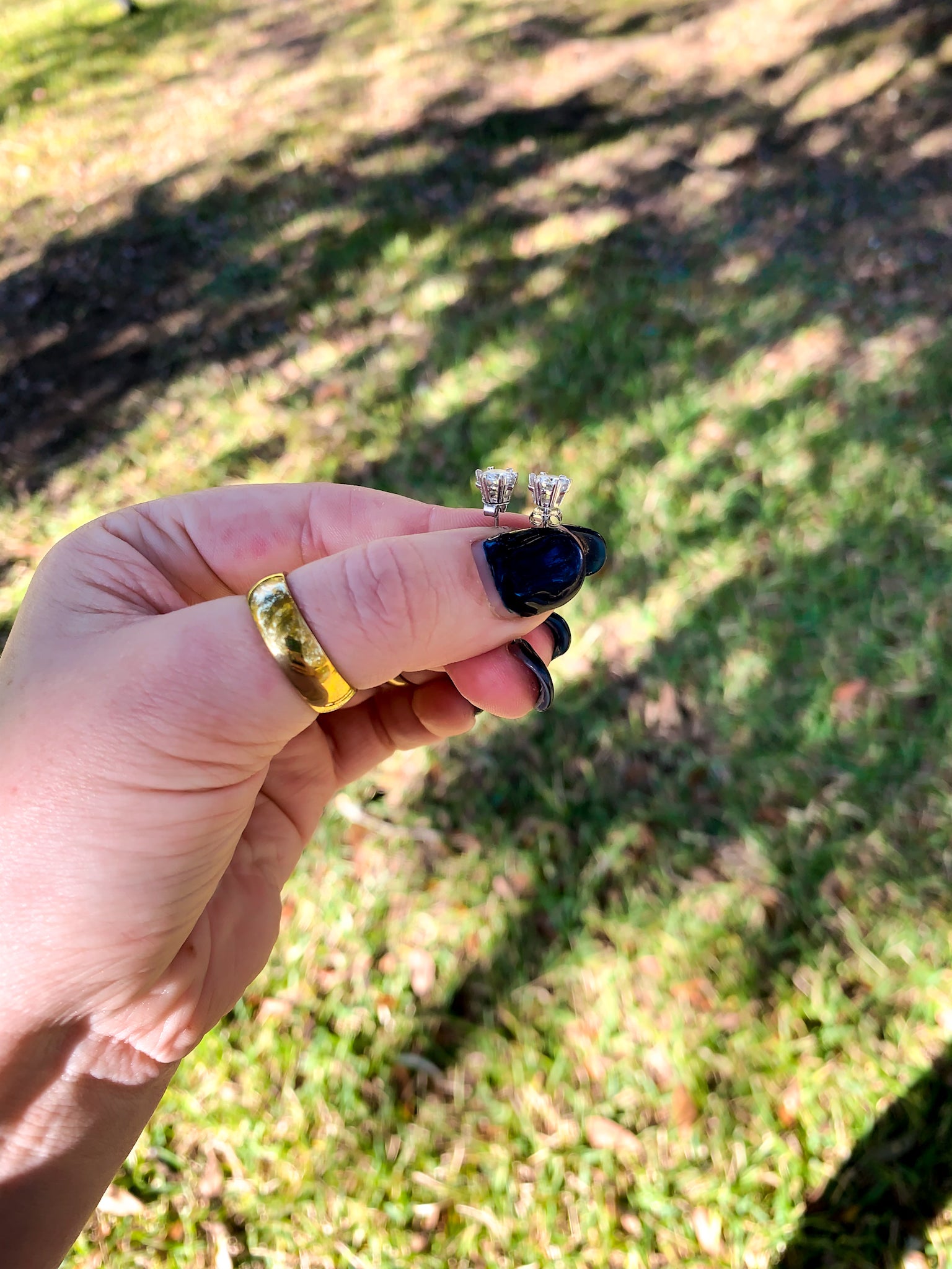 DRIP JEWELRY Moissanite Studs