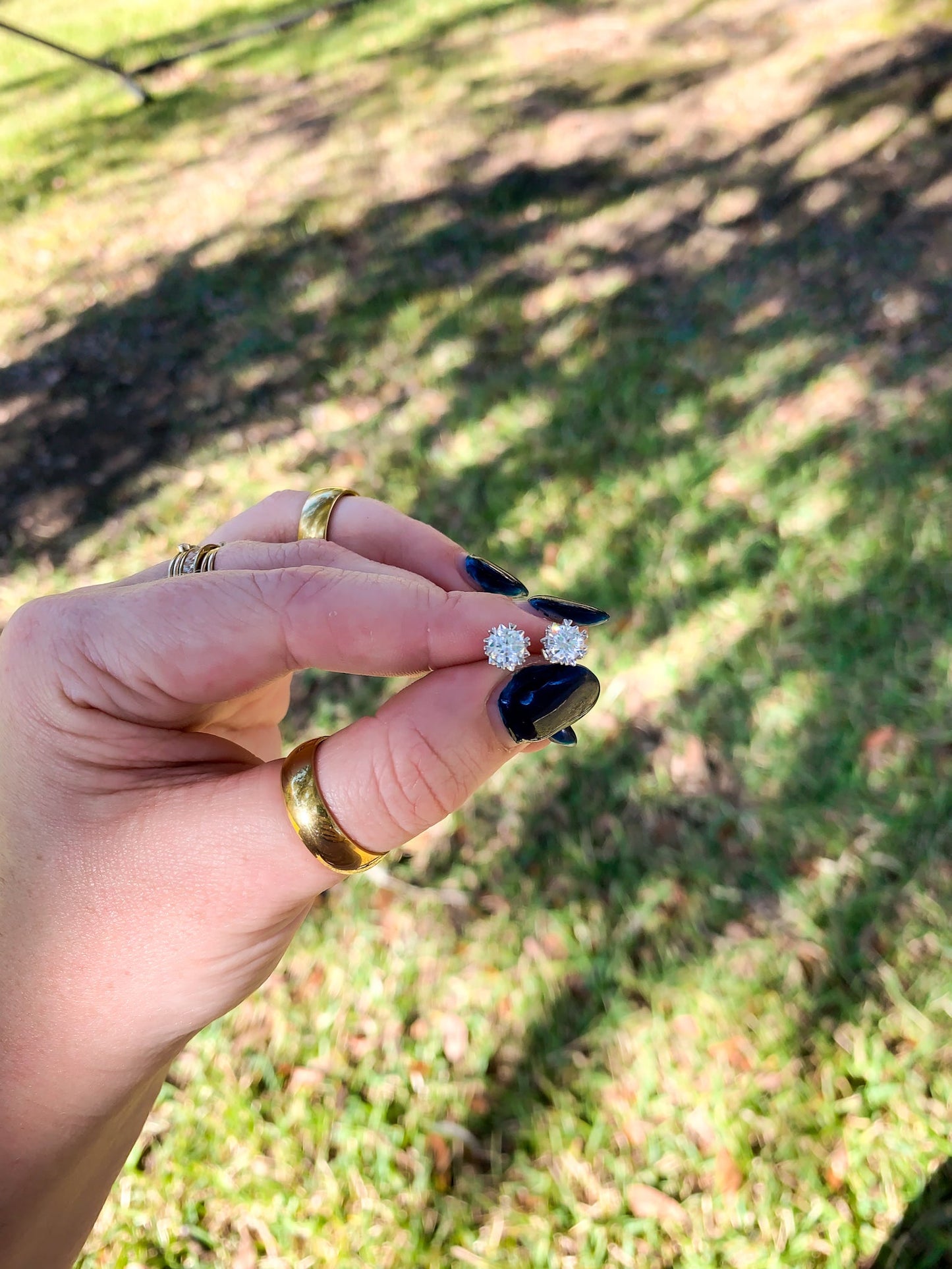 DRIP JEWELRY Moissanite Studs