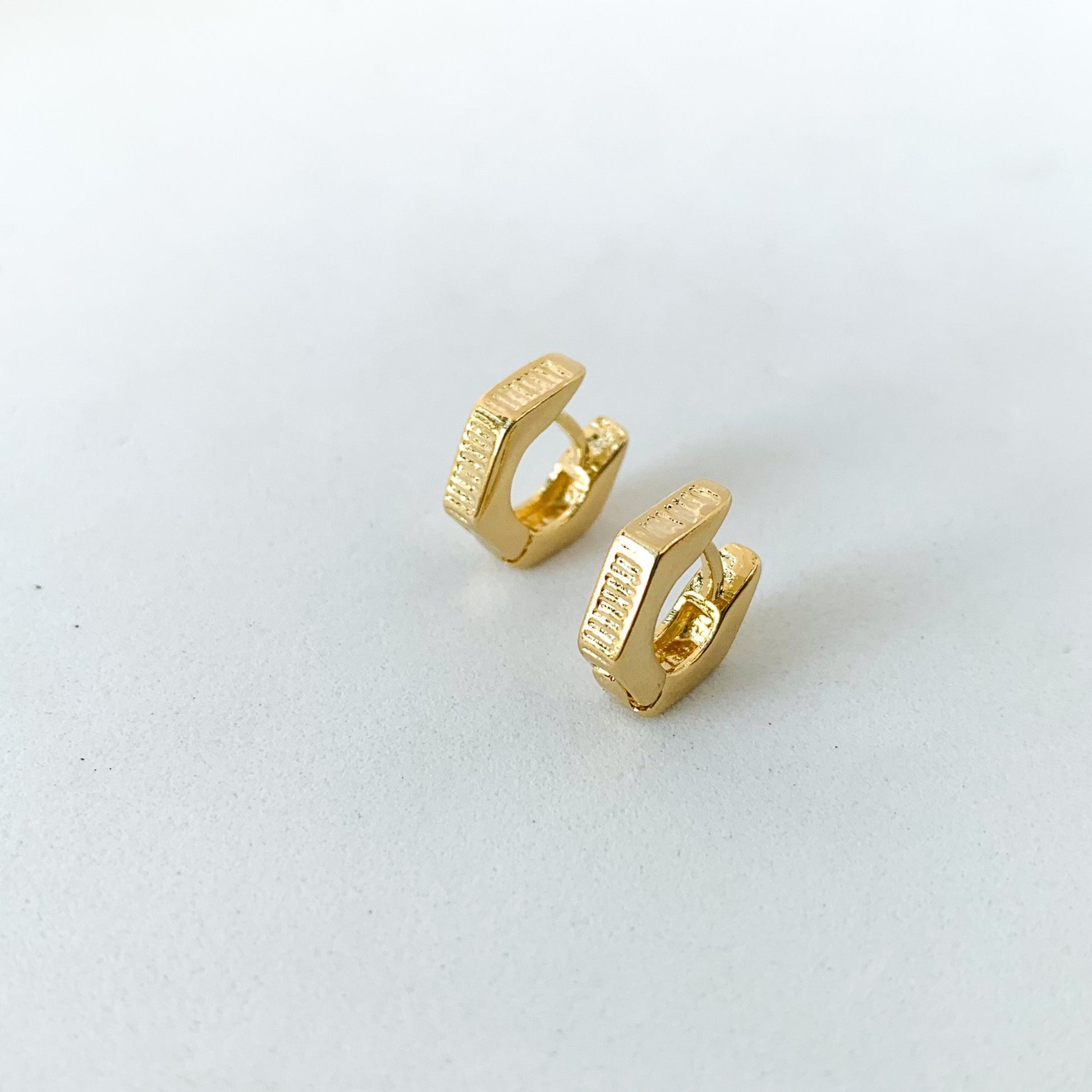 DRIP JEWELRY Tiny Squared Textured Huggies