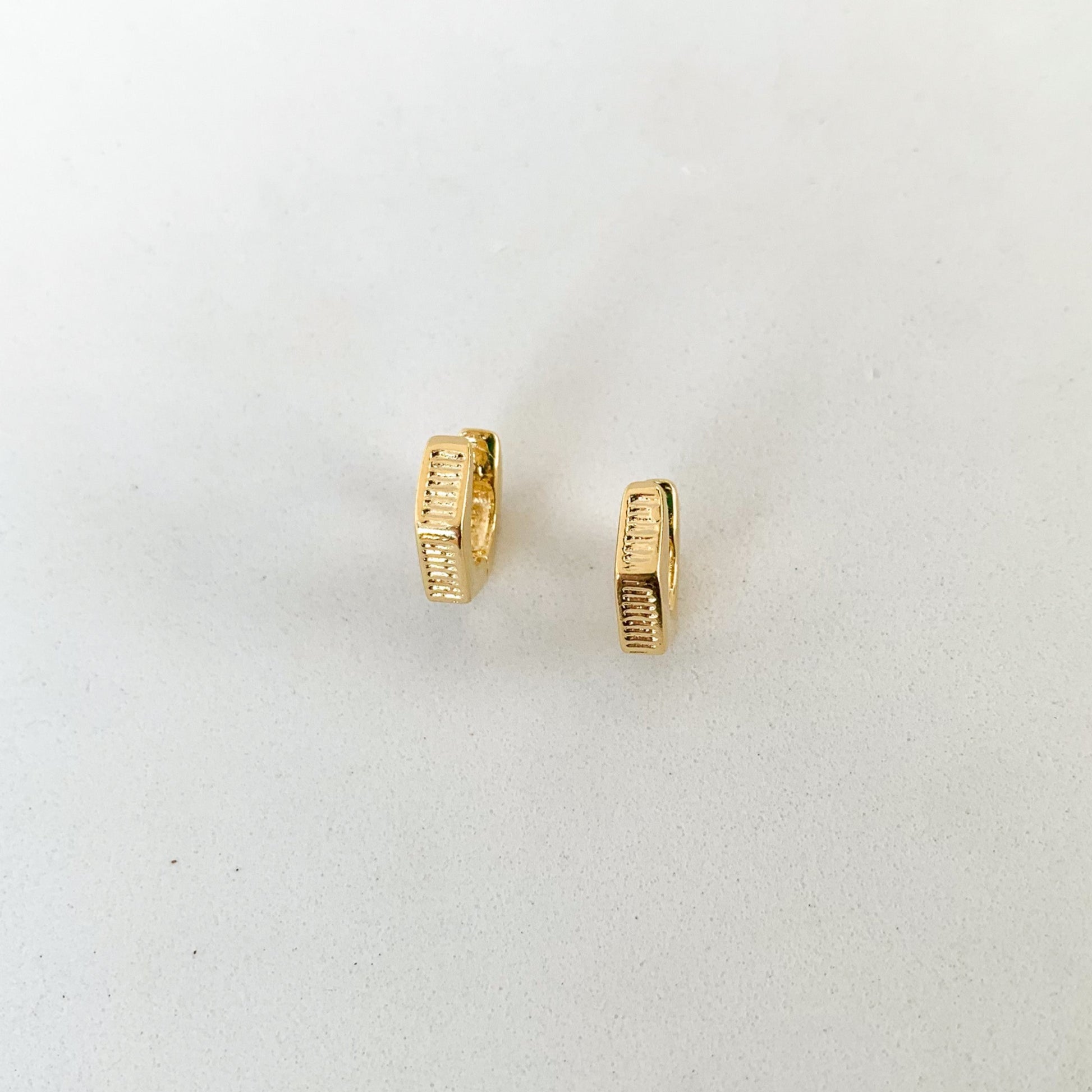 DRIP JEWELRY Tiny Squared Textured Huggies